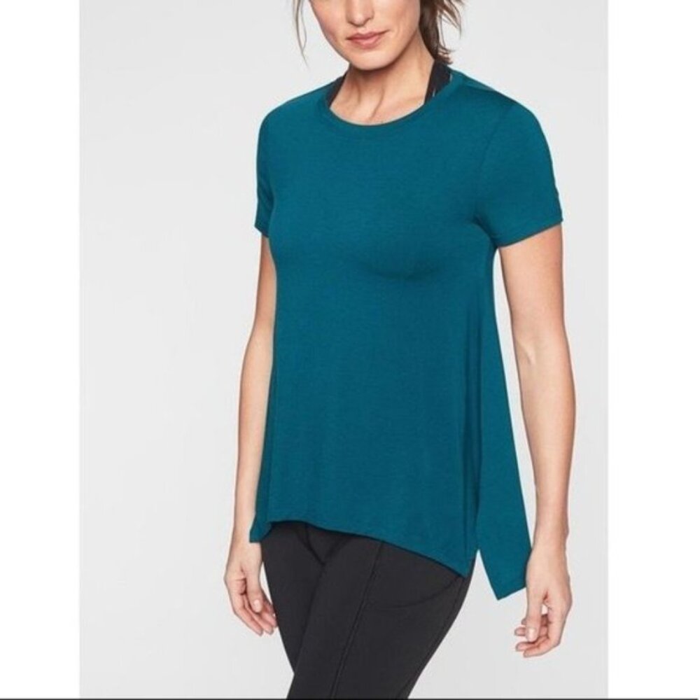 Athleta Essence Handkerchief Hem Tee